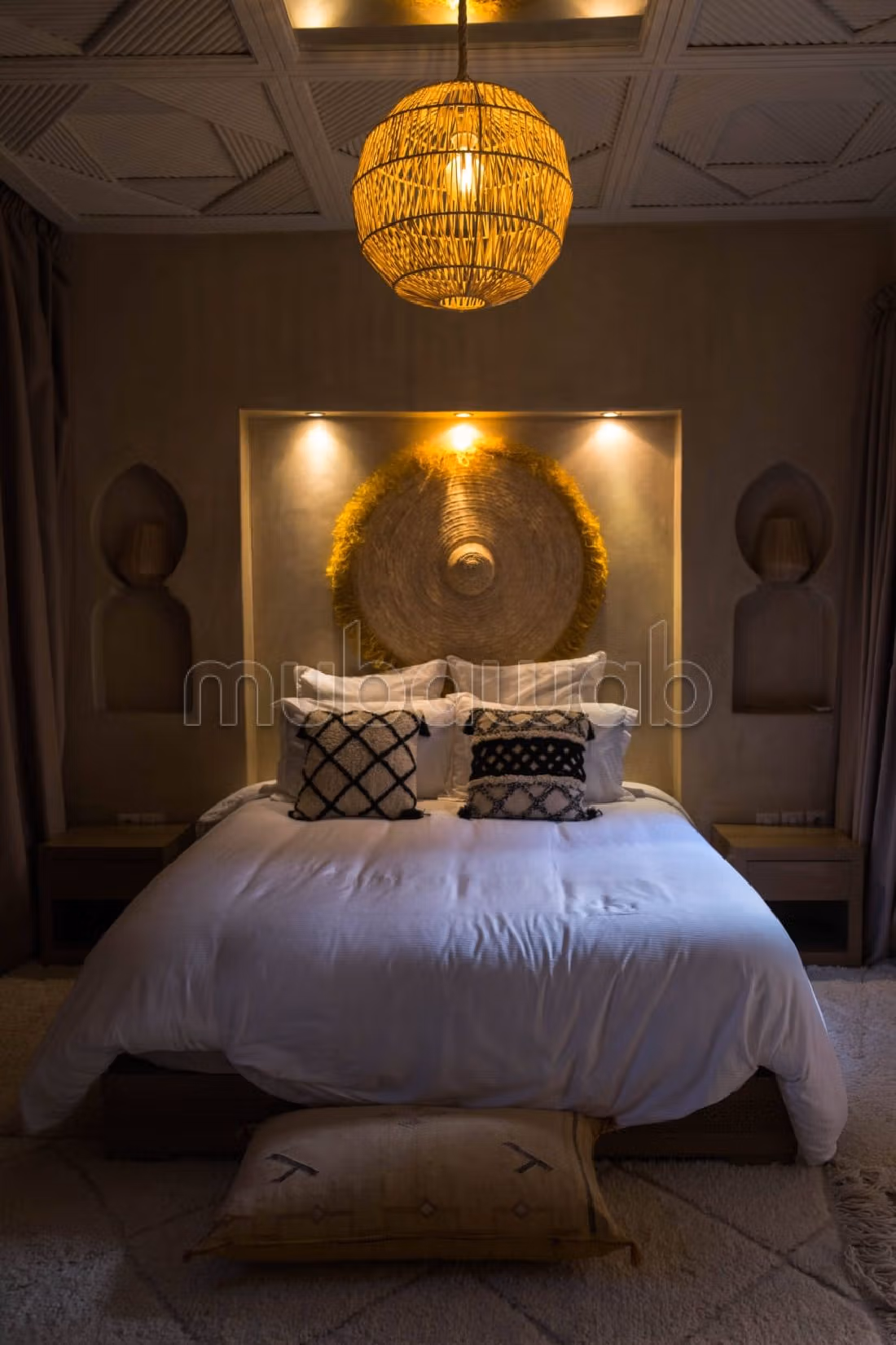 Sontuoso riad in affitto a Kbour Chou. Superficie di 220 m². Salotto marocchino, sistema di sicurezza.