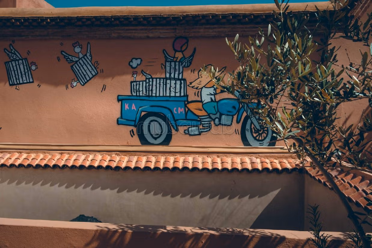 Sontuoso riad in affitto a Kbour Chou. Superficie di 220 m². Salotto marocchino, sistema di sicurezza.