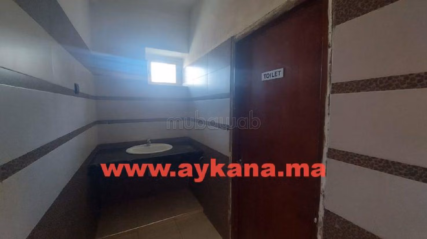 Casa en venta en El Youssoufia. 6 bonitas habitaciones. Plazas de parking y terraza. 