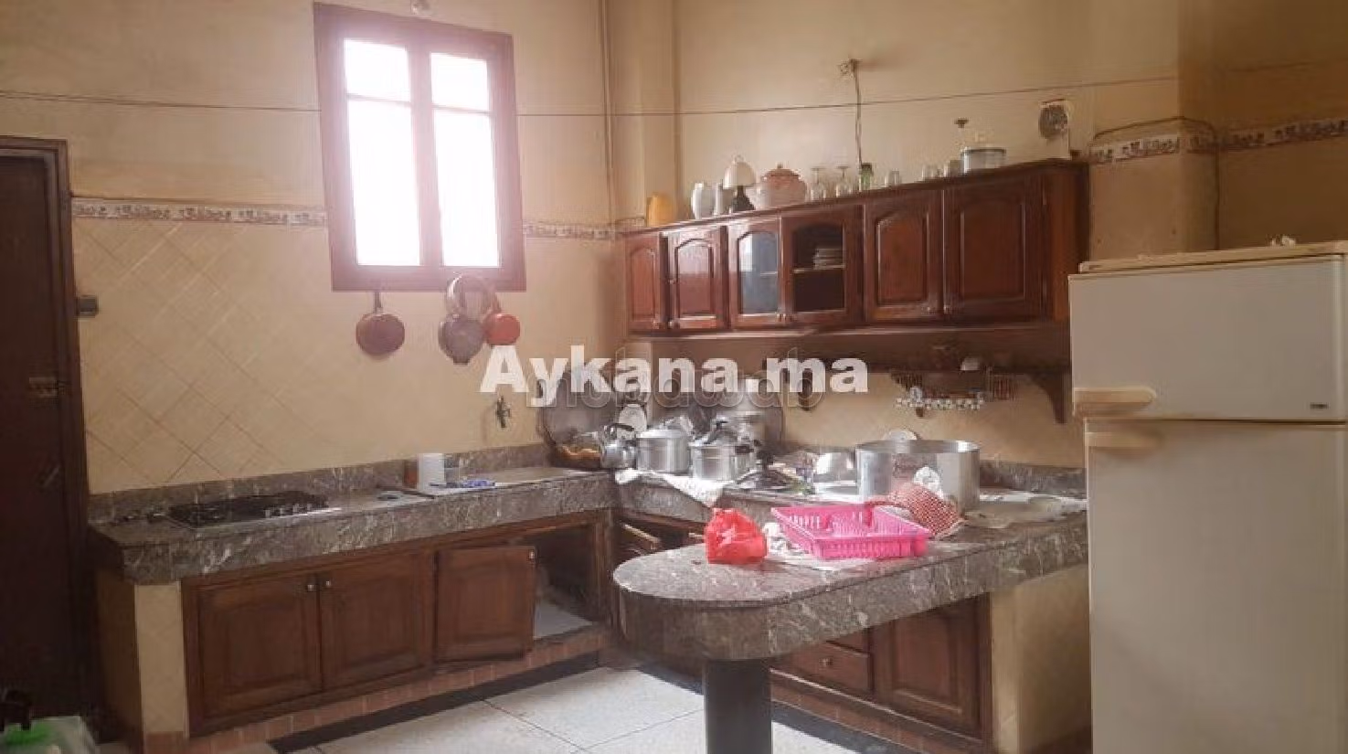 اشتري رياض رائع ب المدينة. 10 غرف ممتازة. المرآب والشرفة. 