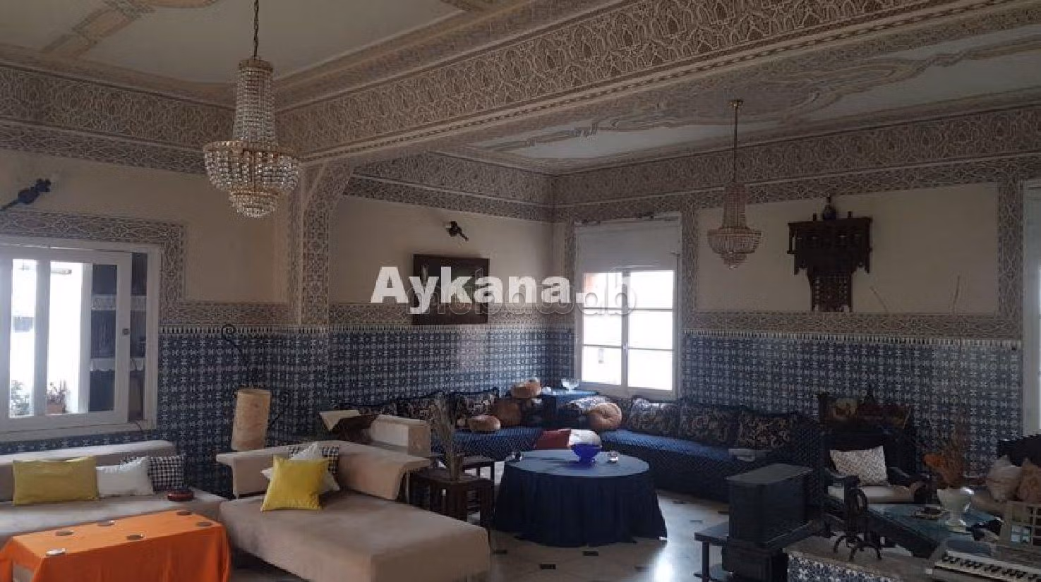 اشتري رياض رائع ب المدينة. 10 غرف ممتازة. المرآب والشرفة. 