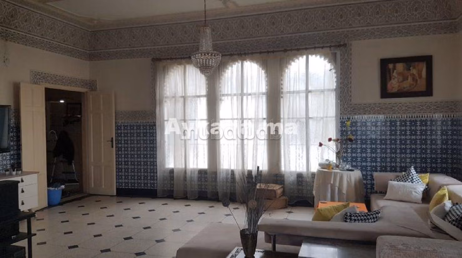 اشتري رياض رائع ب المدينة. 10 غرف ممتازة. المرآب والشرفة. 