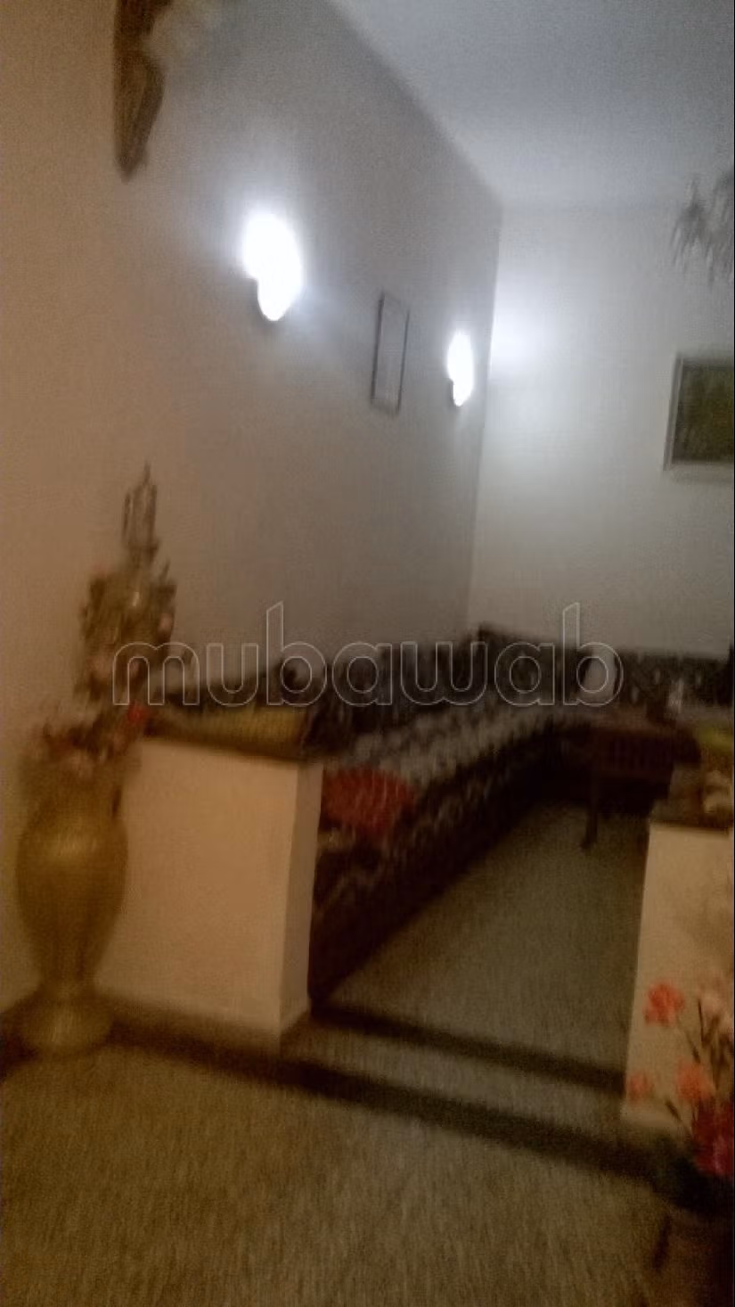 Magnífica casa en venta en Akkari. 6 dormitorios. Jardineras, Gran terraza