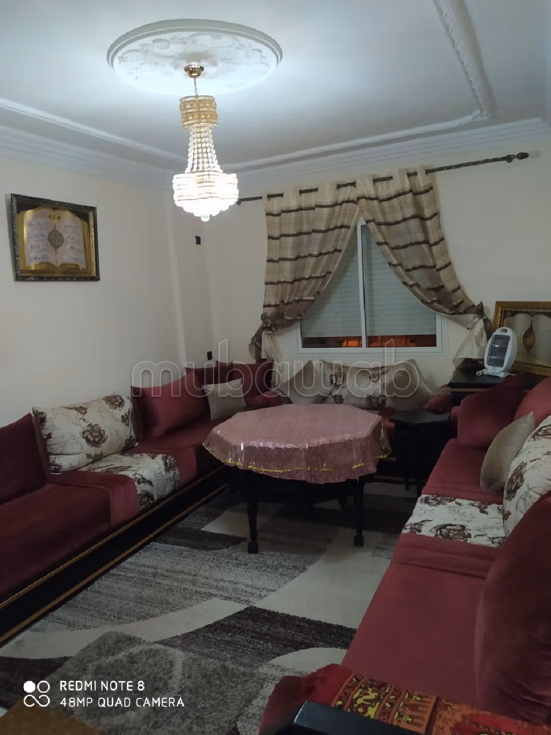 Encuentra un piso en alquiler en Cité Adrar. 3 dormitorios. Está amueblado con buen gusto