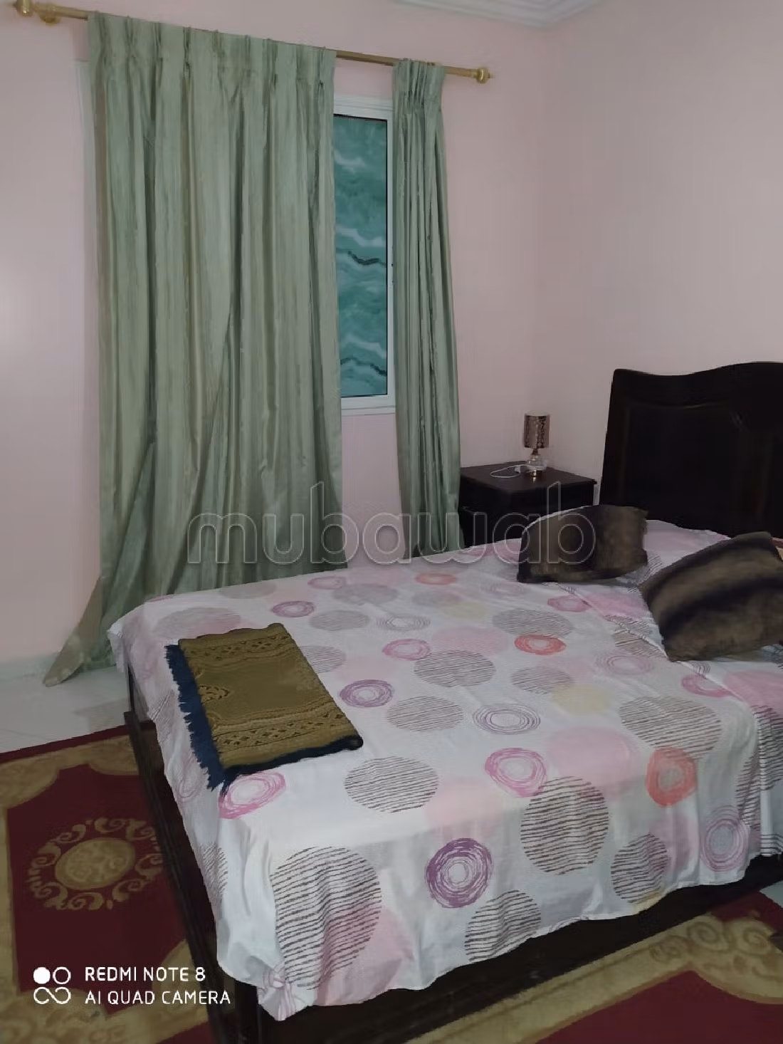 Encuentra un piso en alquiler en Cité Adrar. 3 dormitorios. Está amueblado con buen gusto