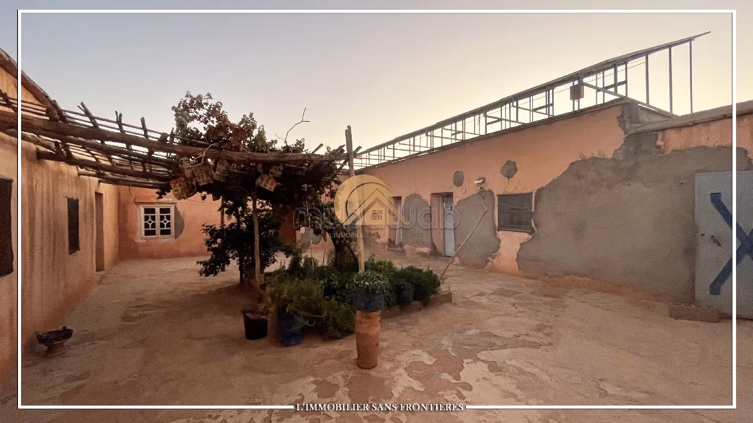 Nice farm for sale in Route de Fez. Area of 42410 m²