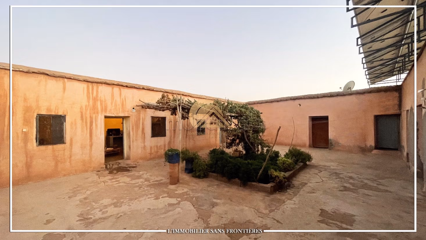 Nice farm for sale in Route de Fez. Area of 42410 m²