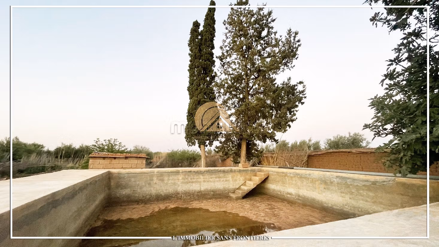 Nice farm for sale in Route de Fez. Area of 42410 m²