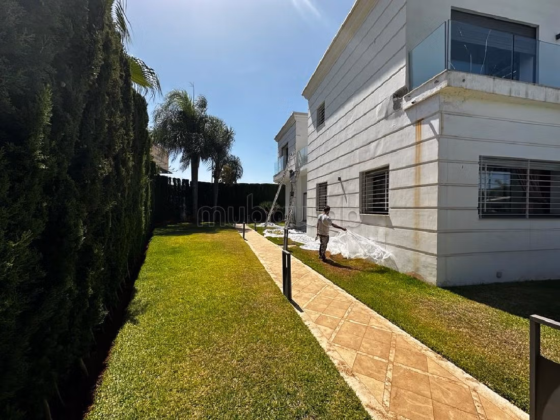 Straordinaria villa in affitto a Californie. 9 ampi locali. arredato. 