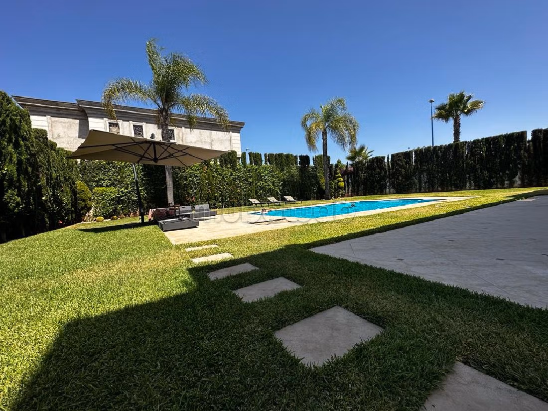 Straordinaria villa in affitto a Californie. 9 ampi locali. arredato. 