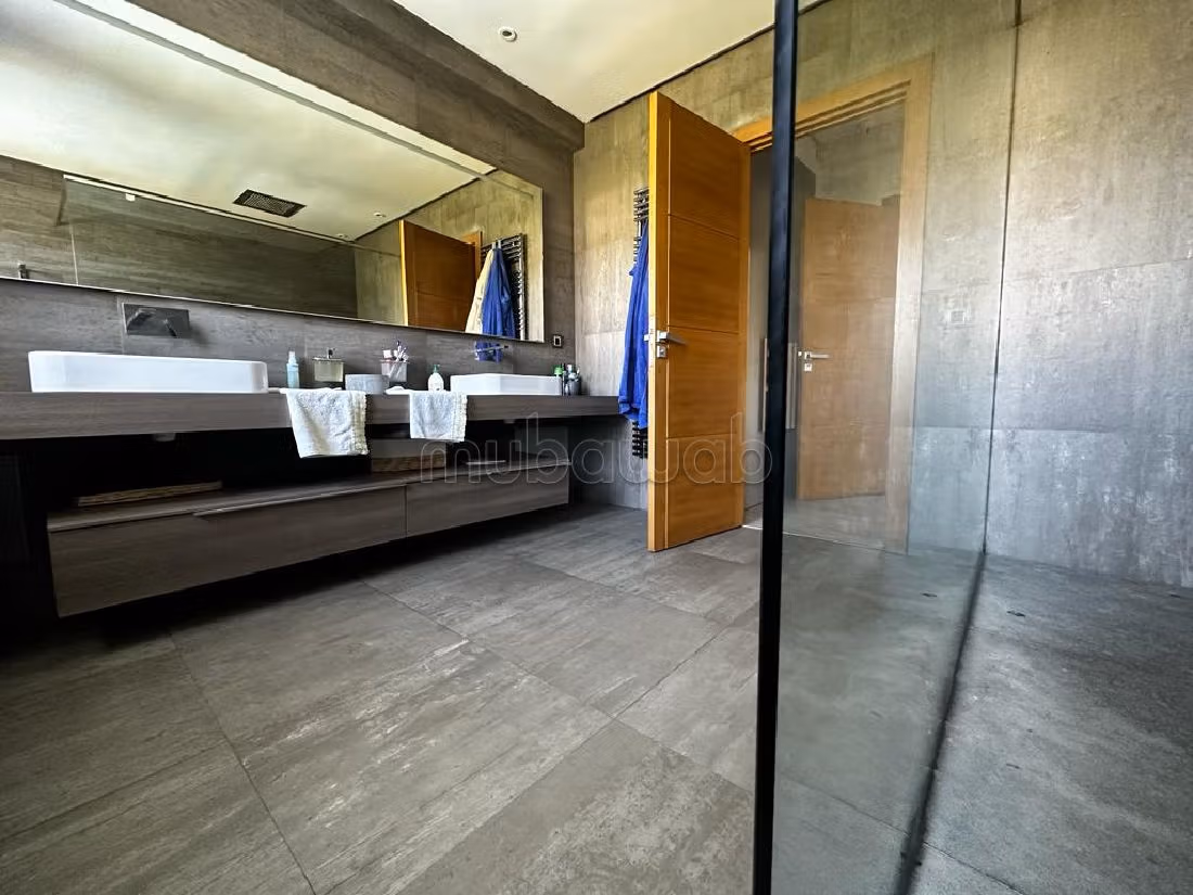 Straordinaria villa in affitto a Californie. 9 ampi locali. arredato. 