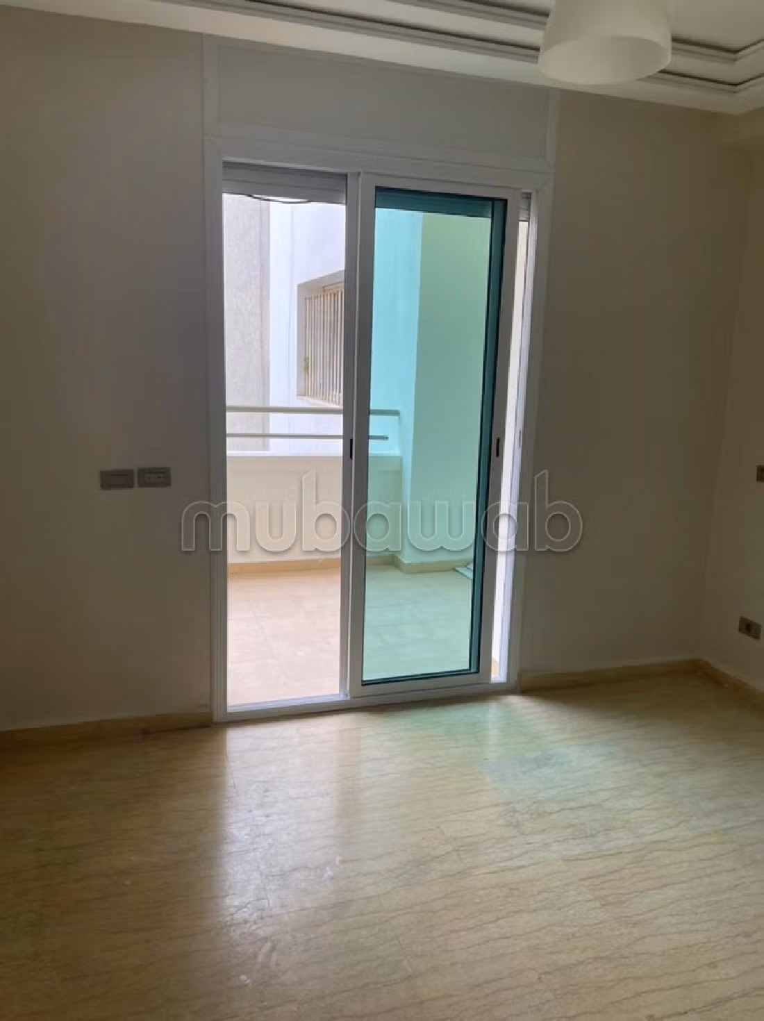 Apartment to purchase in Lissasfa. 2 large rooms. Lift and terrace.