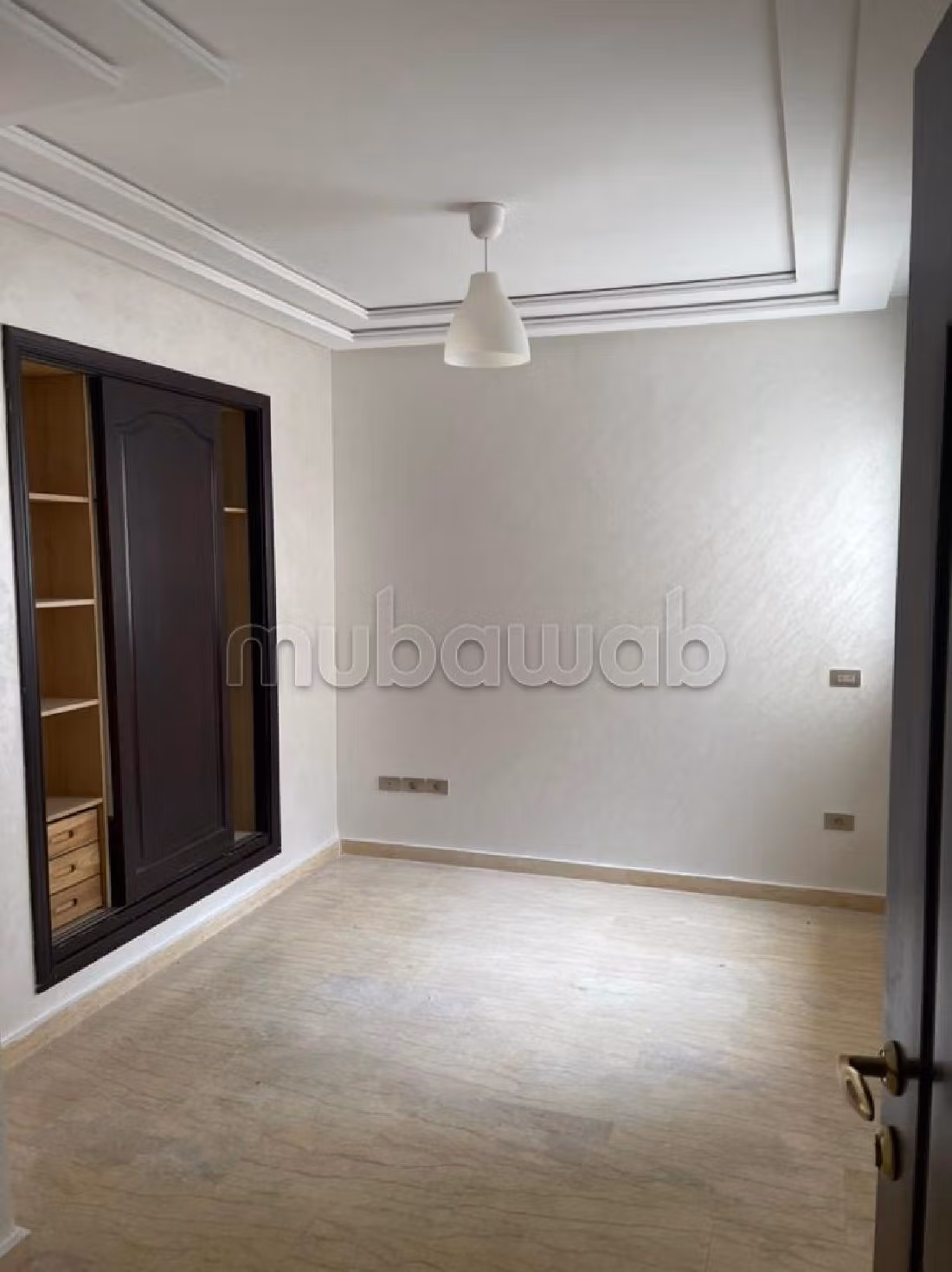 Apartment to purchase in Lissasfa. 2 large rooms. Lift and terrace.
