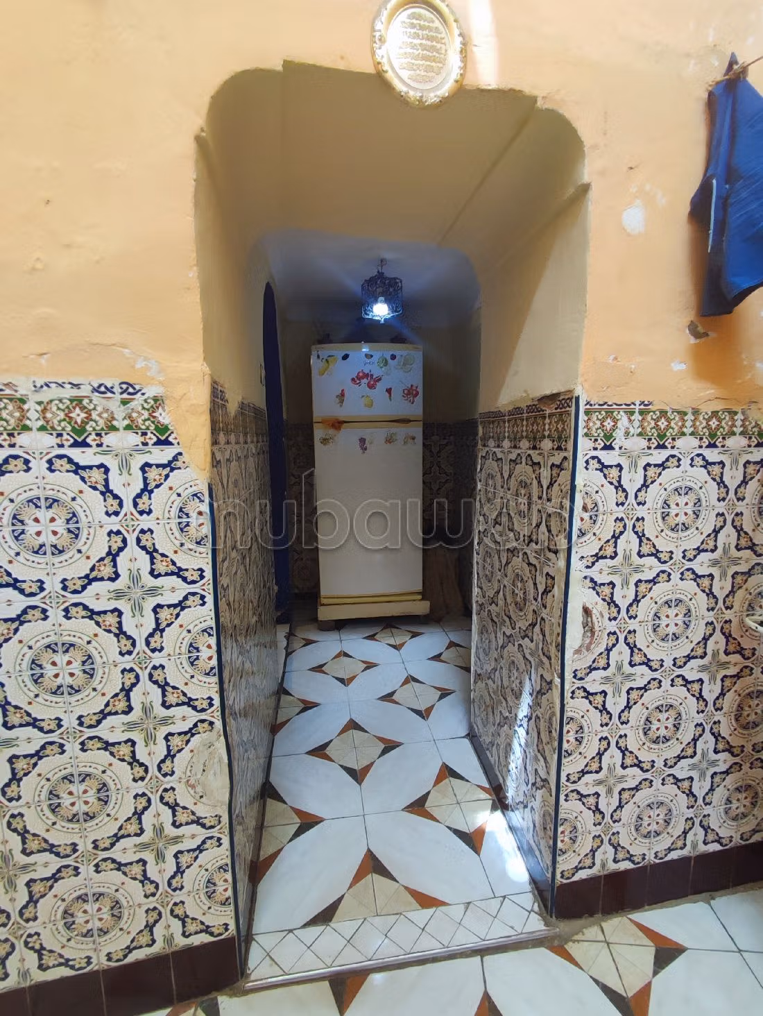 رياض للبيع ب سيدي بن سليمان الجزولي. المساحة 100 م². صالون مغربي أصيل. 