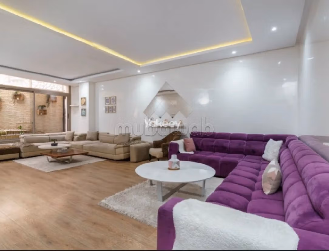 Appartement à vendre à La Gironde. 3 chambres. Meublé