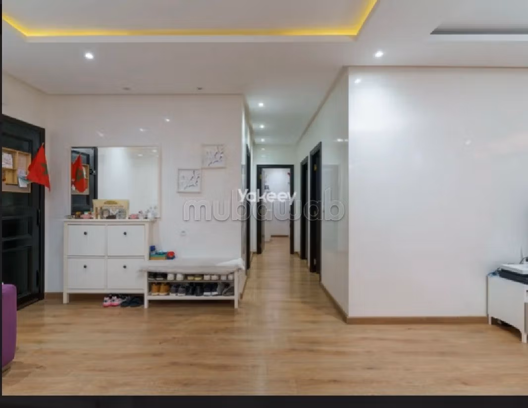 Appartement à vendre à La Gironde. 3 chambres. Meublé