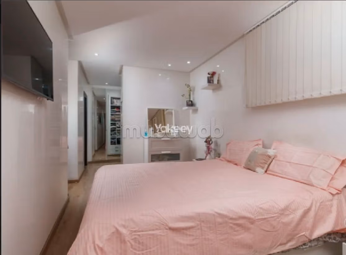 Appartement à vendre à La Gironde. 3 chambres. Meublé