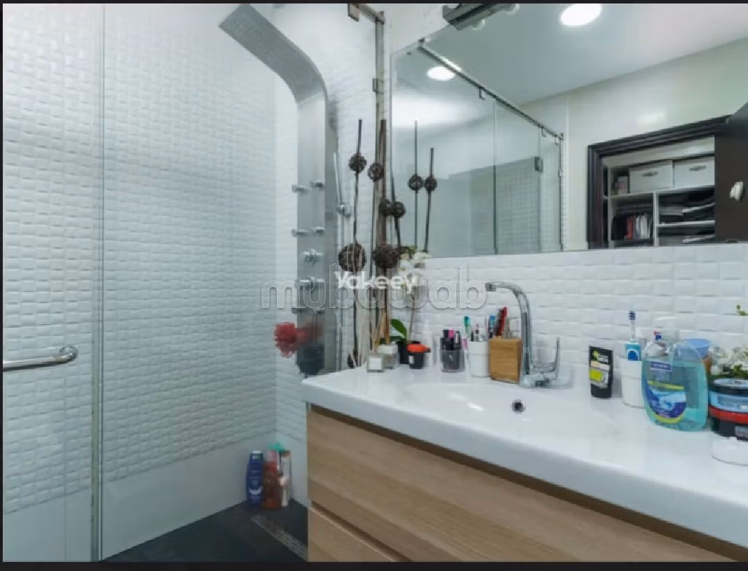 Appartement à vendre à La Gironde. 3 chambres. Meublé