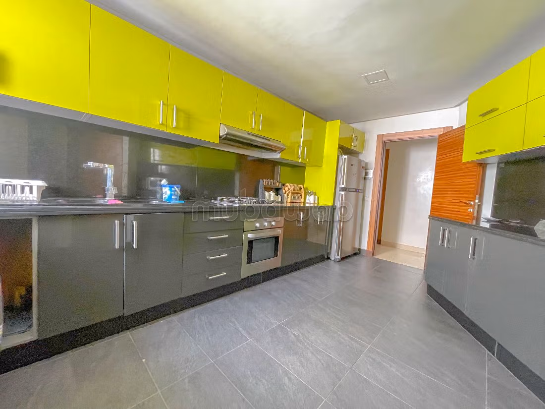 Affitto di uno splendido appartamento a Racine. 2 locali spaziosi. Ammobiliato