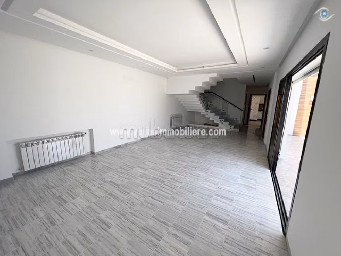 Eccezionale villa in vendita a Hammamet. 5 locali. Terrazzo e giardino. 