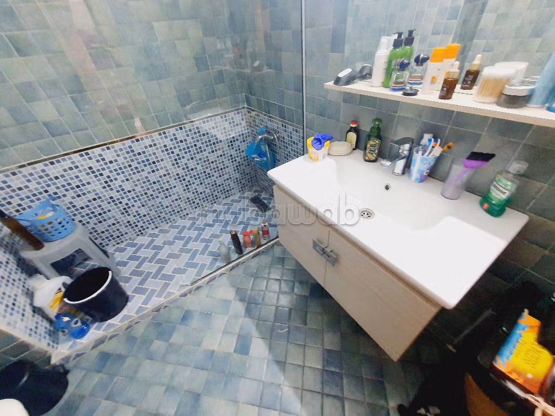 Alquila este piso en Centre Ville. 2 habitaciones. Amueblado. 