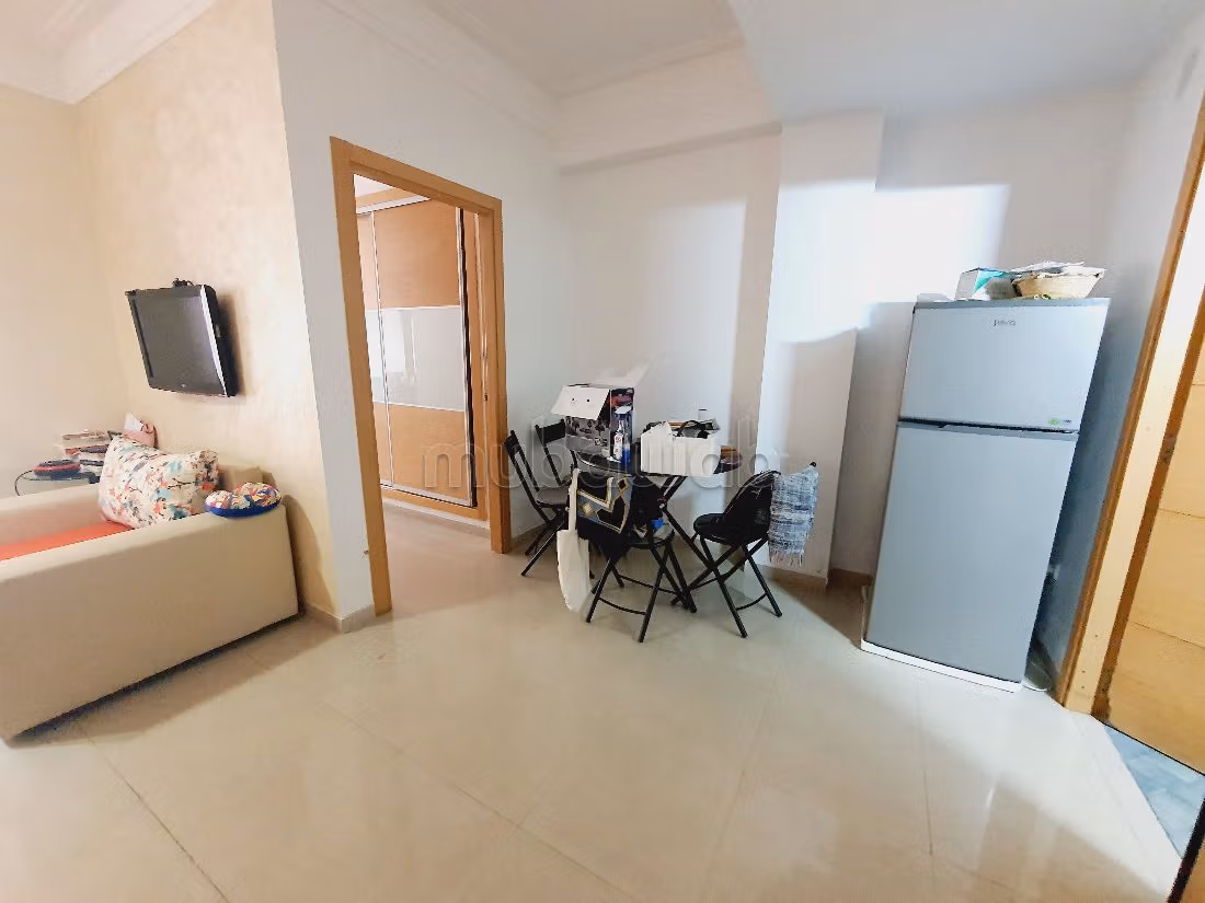 Alquila este piso en Centre Ville. 2 habitaciones. Amueblado. 