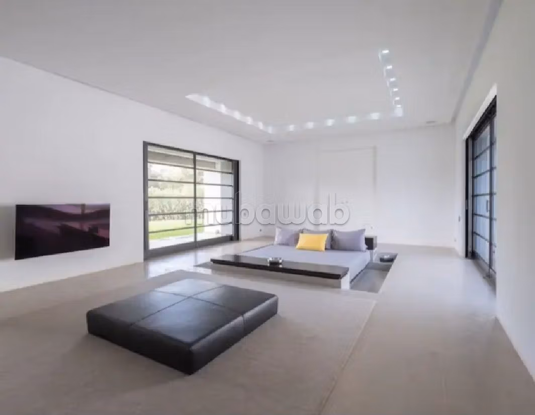 Villas y casas de lujo en alquiler en Ennakhil (Palmeraie). 13 habitaciones. Residencia con conserje, piscine grande.