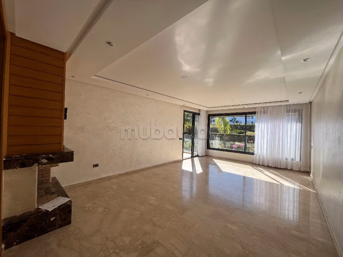 Appartement vide 3 chambres à louer à Darbouazza