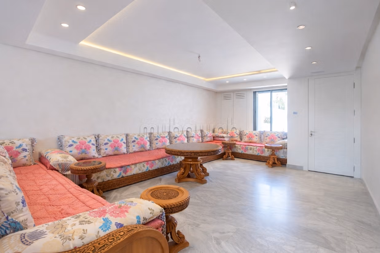 Location Très Beau Duplex 229m2 avec Jardin Privé à Bouskoura
