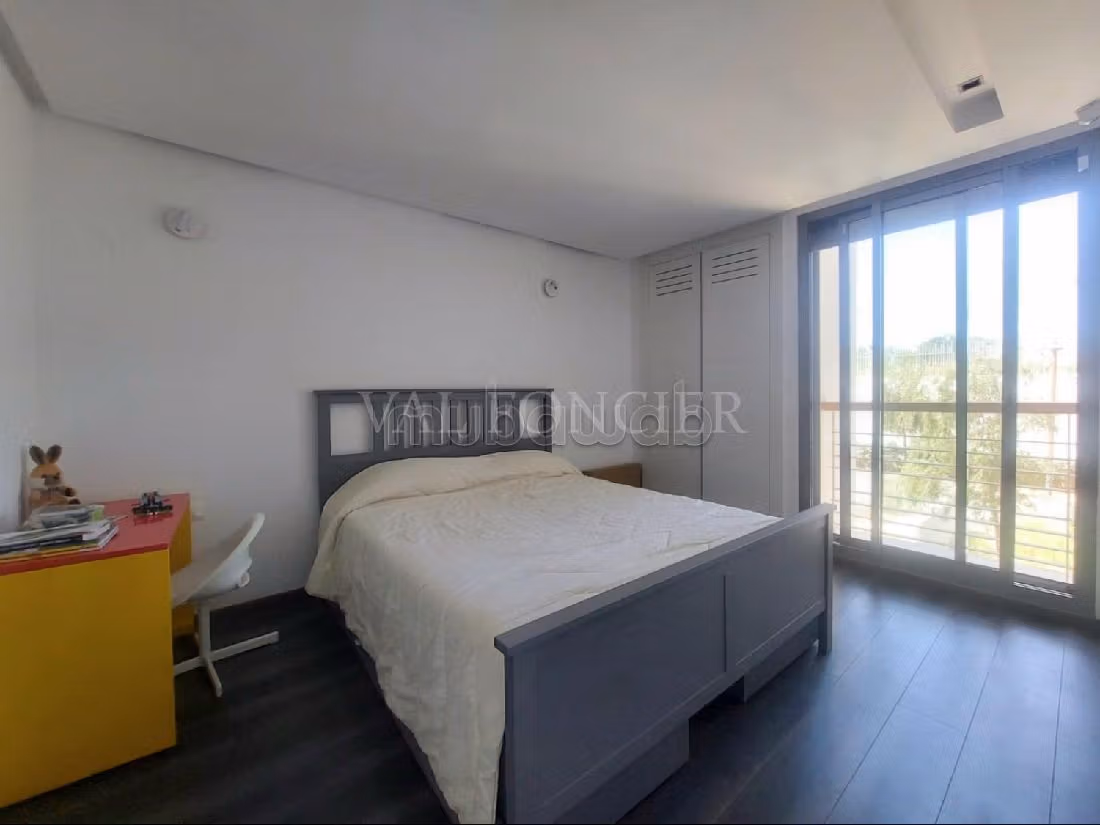 Location Très Beau Duplex 229m2 avec Jardin Privé à Bouskoura