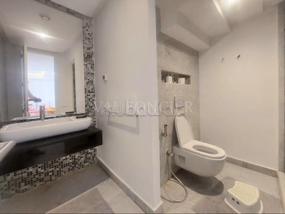 Location Très Beau Duplex 229m2 avec Jardin Privé à Bouskoura