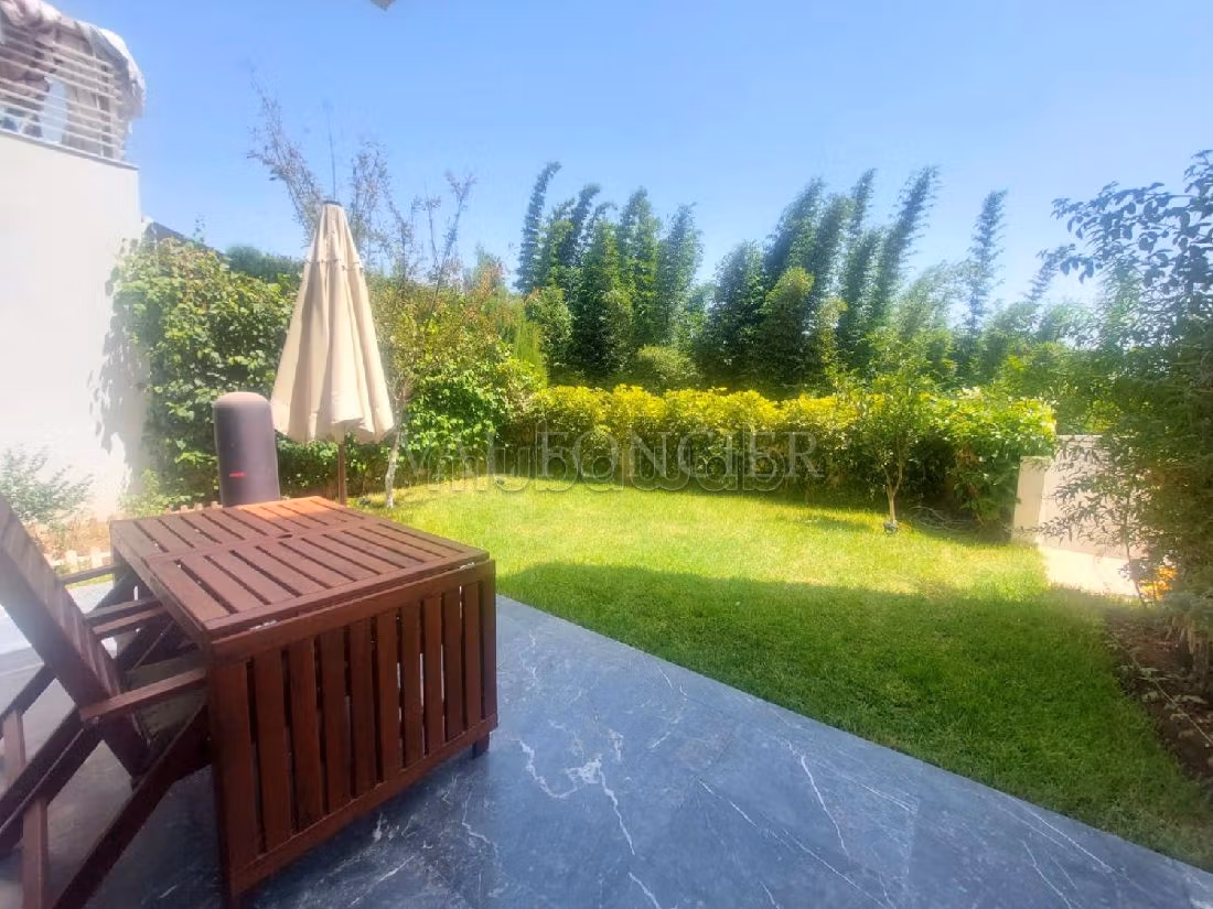 Location Très Beau Duplex 229m2 avec Jardin Privé à Bouskoura