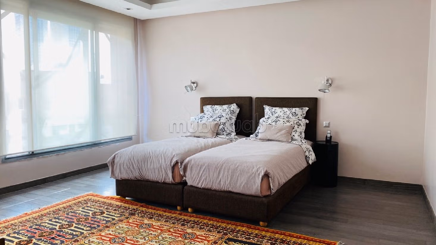 Se vende piso en Gauthier. 4 bonitas habitaciones. Ventanas con doble acristalamiento y puerta blindada. 