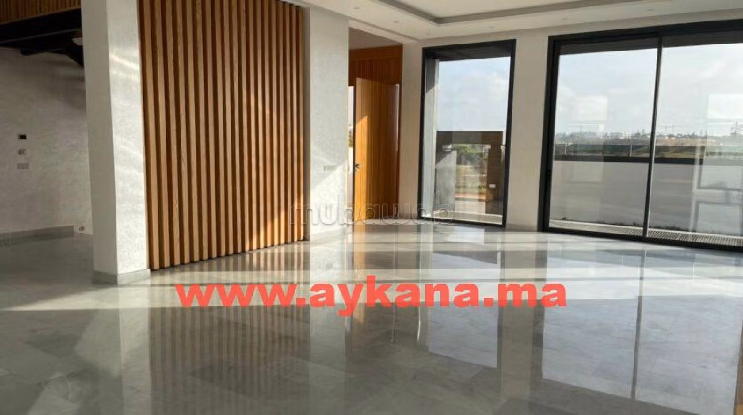 In de verhuur: villa's en luxe woningen in Harhoura. 5 Ruimtes. Garage en tuin. 