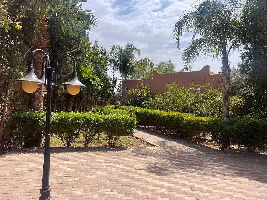 بيع منزل طريق فاس ب. 3 غرف. مفروشة. 