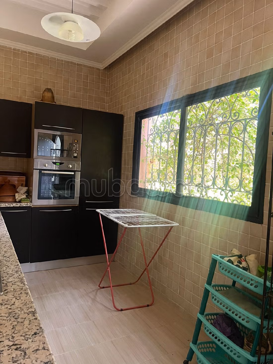 بيع منزل طريق فاس ب. 3 غرف. مفروشة. 