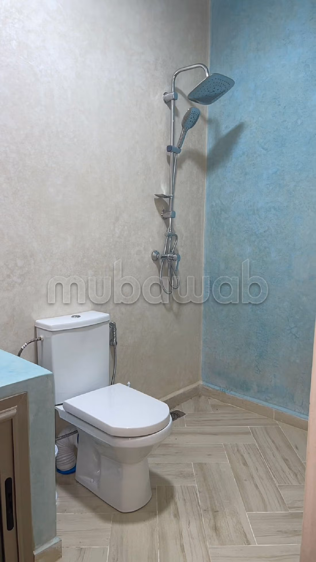 Fabulous house for sale in Route de Fez. Total area 2000 m². Parking spaces and terrace. 