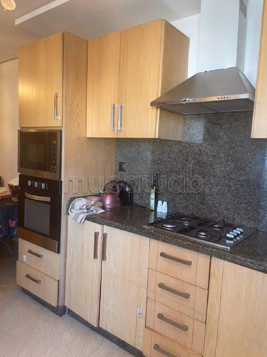 Find an apartment to buy in Ferme Bretonne (Hay Arraha). 3 rooms. 