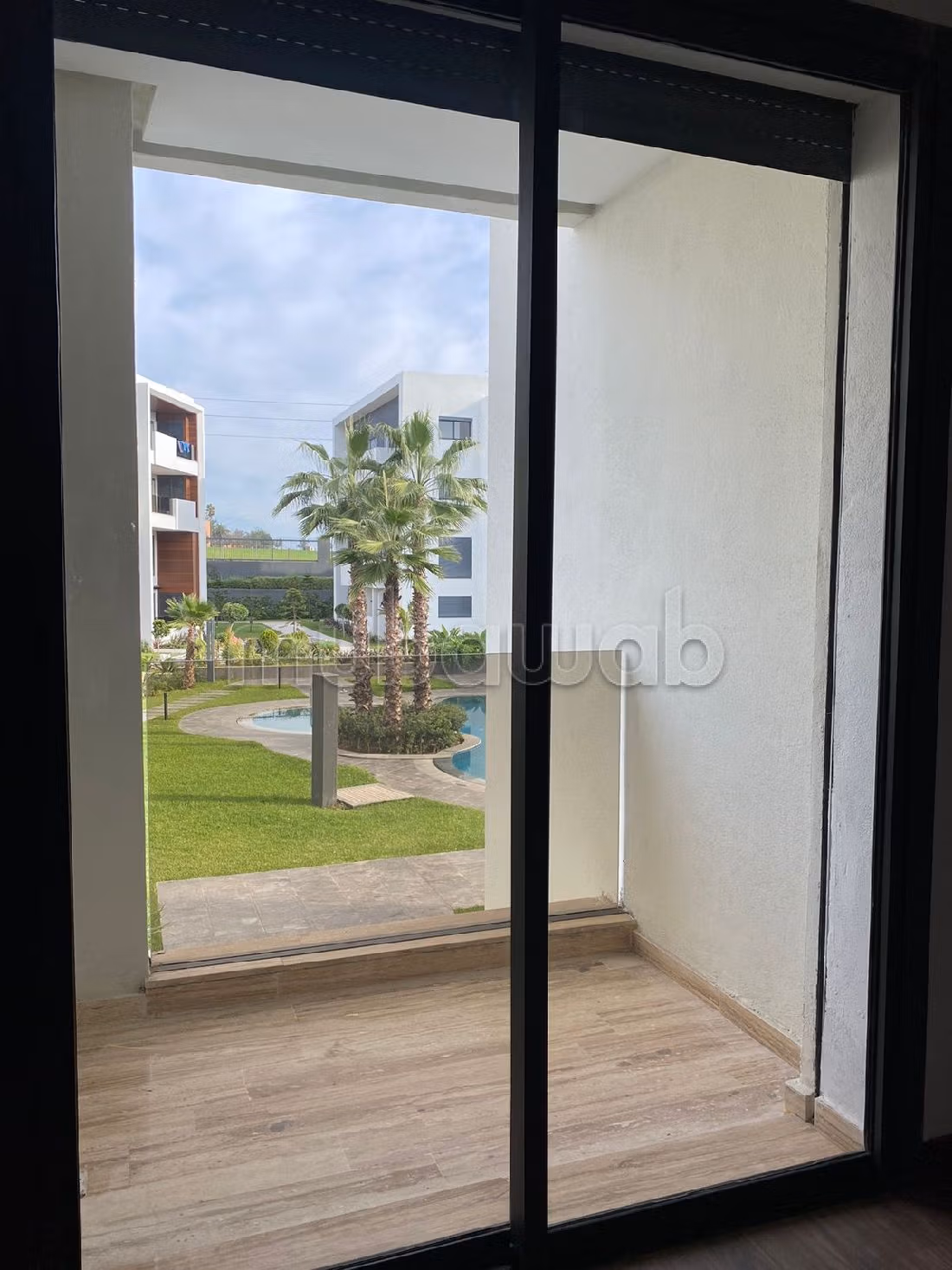 شقة رائعة للايجار ببوسكورة. 2 غرف جميلة. أماكن لوقوف السيارات وحديقة جميلة. 