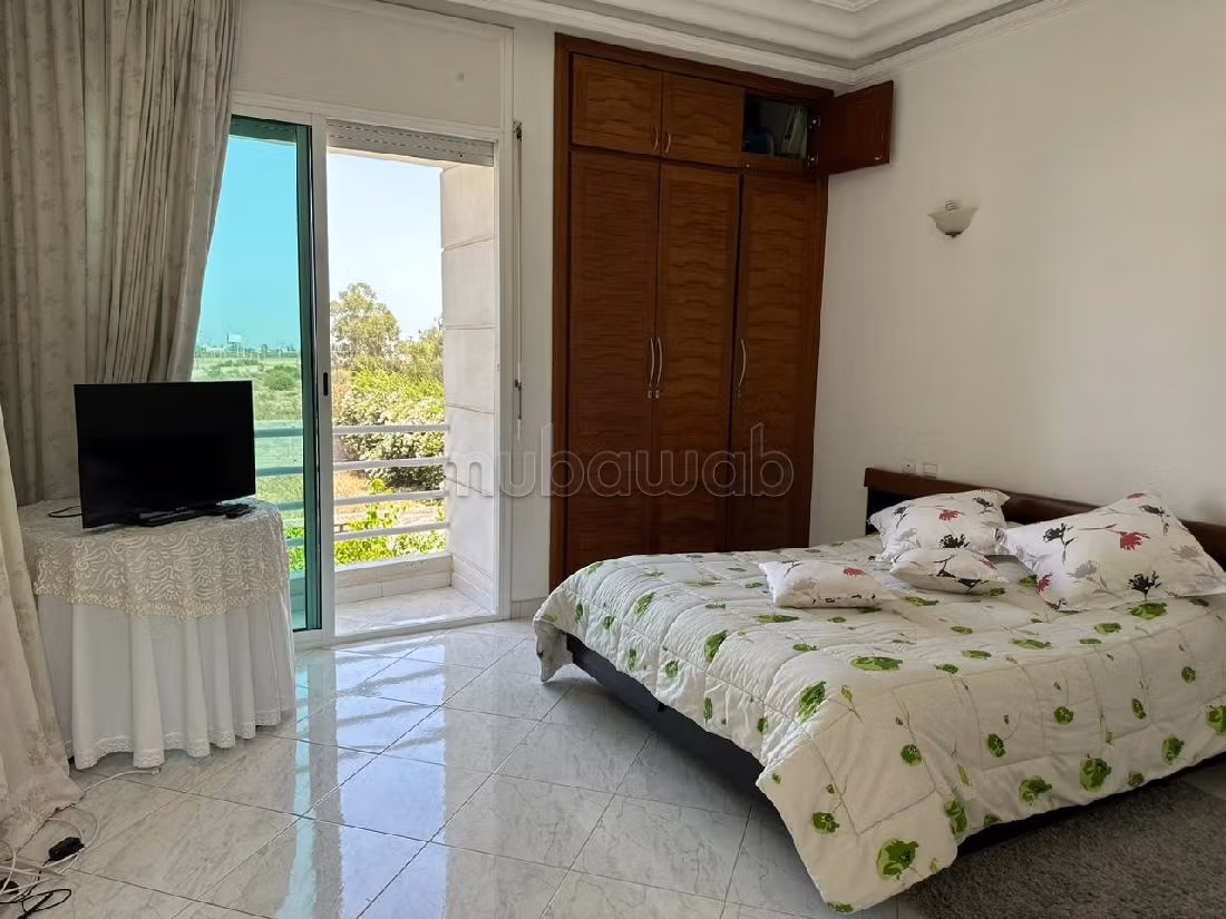 Suntuosa villa en venta en Mandarona. Pequeña superficie 526 m². Servicio de chimenea y conserjería