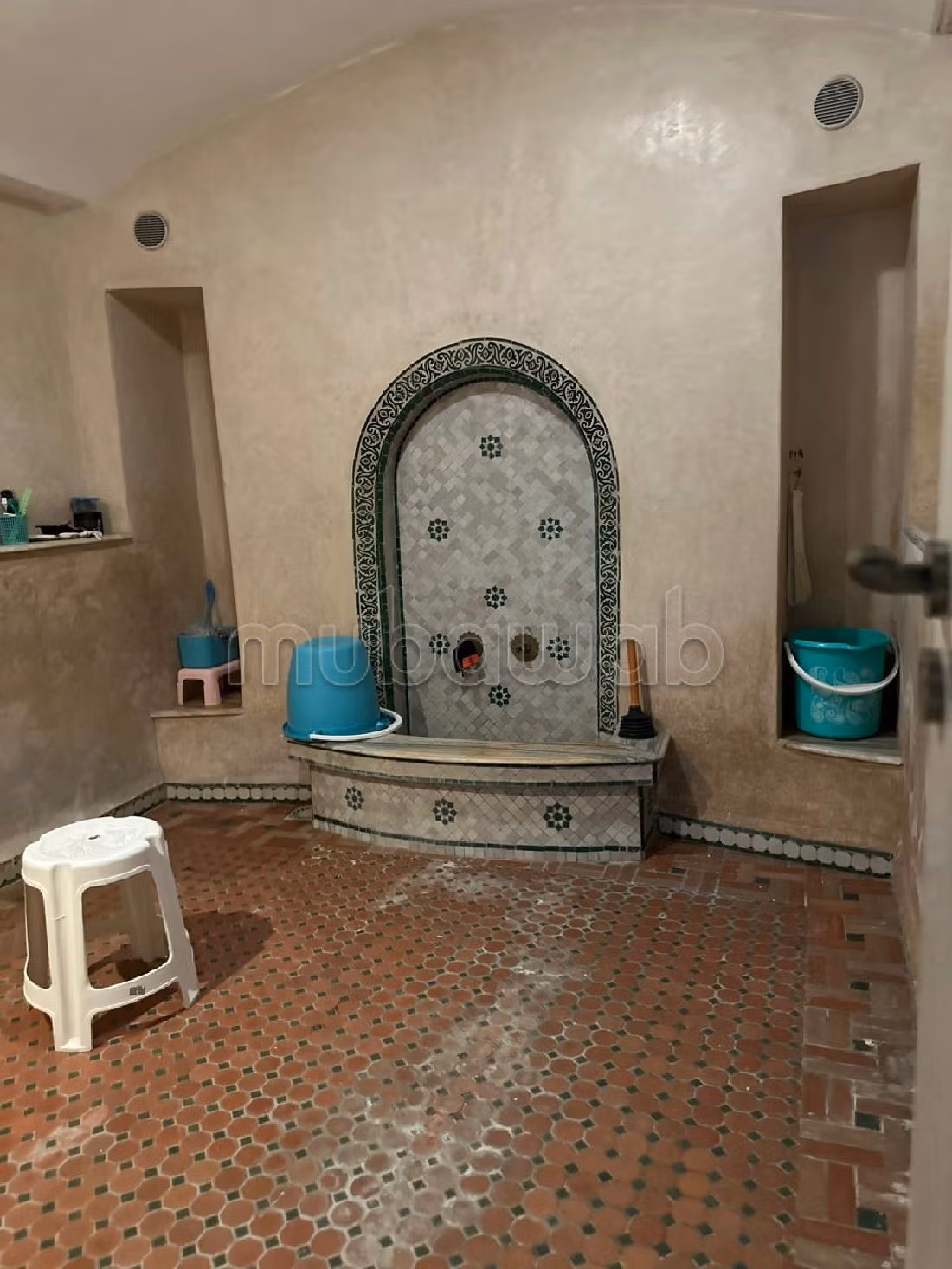 Suntuosa villa en venta en Mandarona. Pequeña superficie 526 m². Servicio de chimenea y conserjería