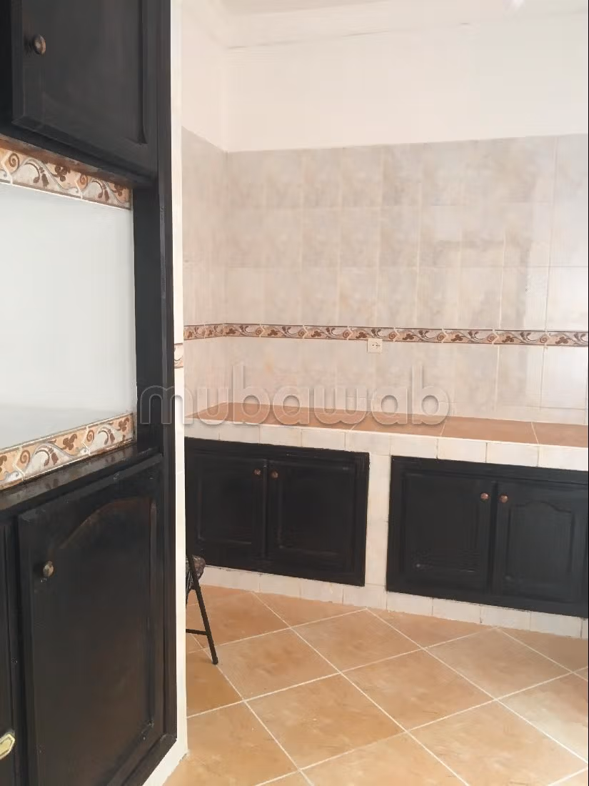 Sell apartment. 3 rooms. Satellite dish system and Moroccan living room. 