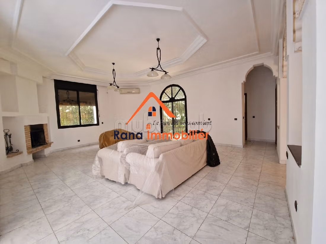 Villa's en luxe woningen beschikbaar in Souissi. 5 Kamers. Zwembad en conciërgeservice.