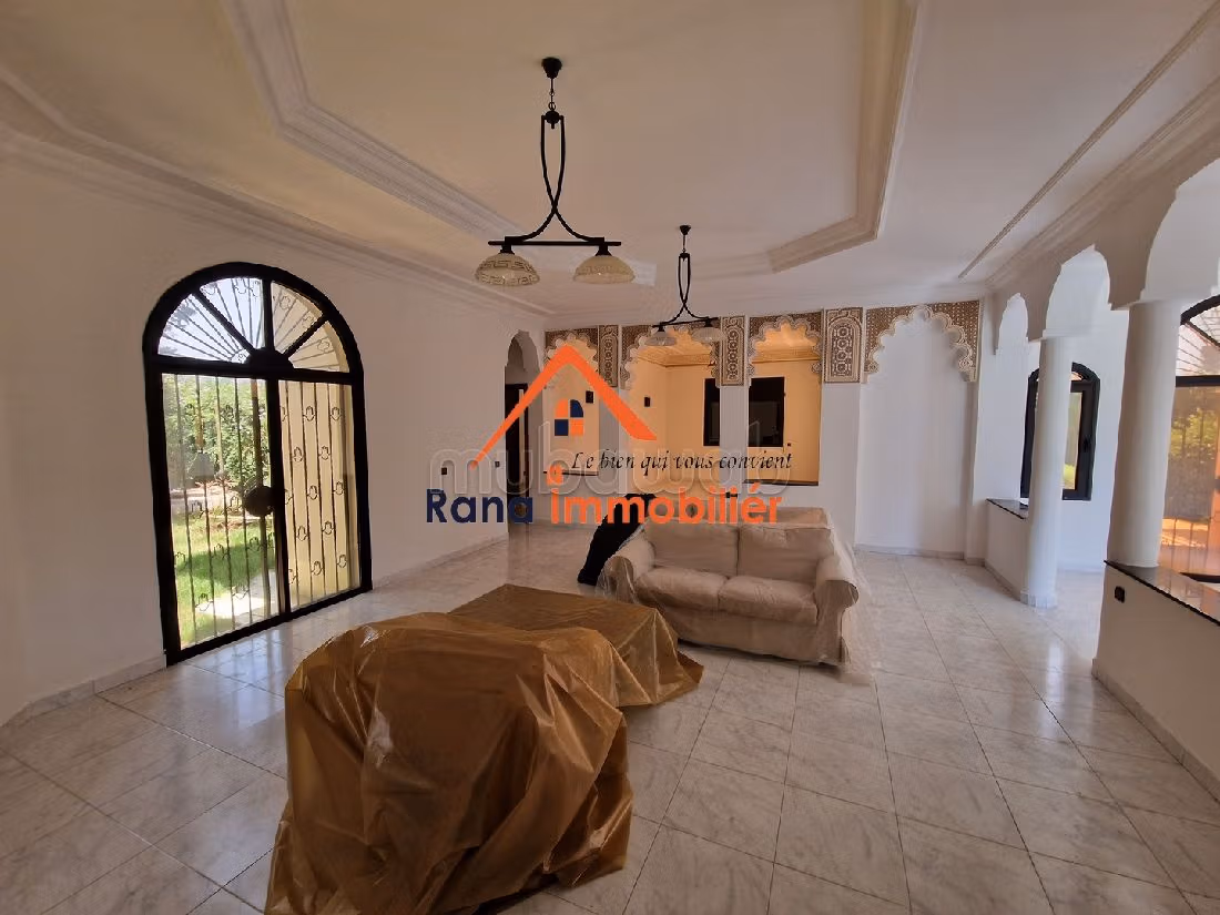 Villa's en luxe woningen beschikbaar in Souissi. 5 Kamers. Zwembad en conciërgeservice.