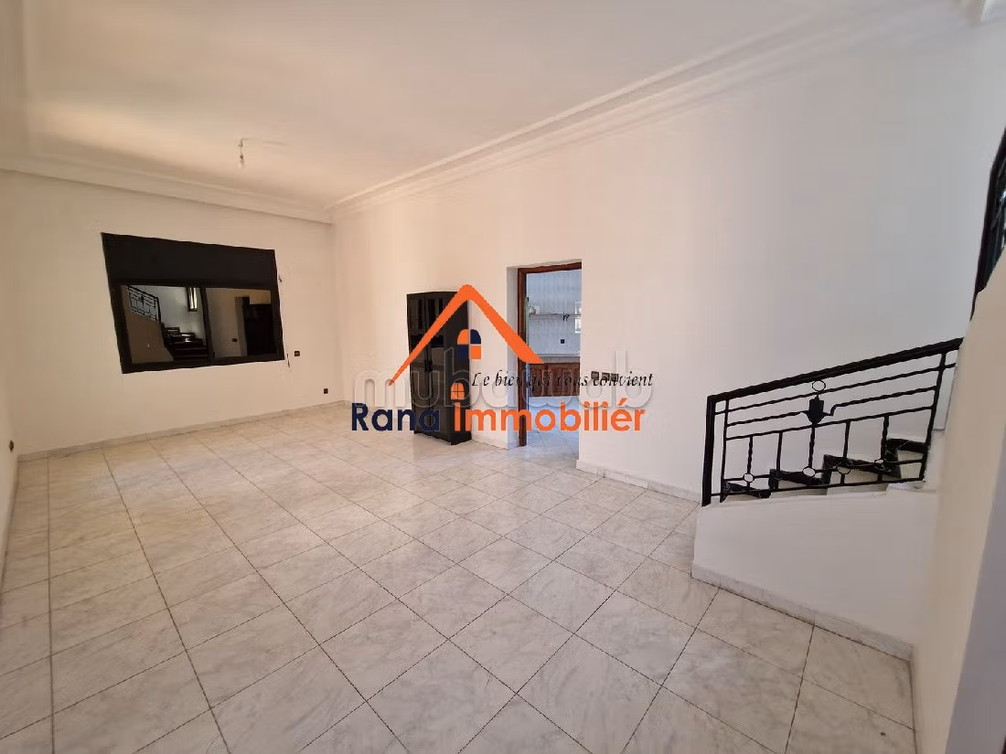 Villa's en luxe woningen beschikbaar in Souissi. 5 Kamers. Zwembad en conciërgeservice.