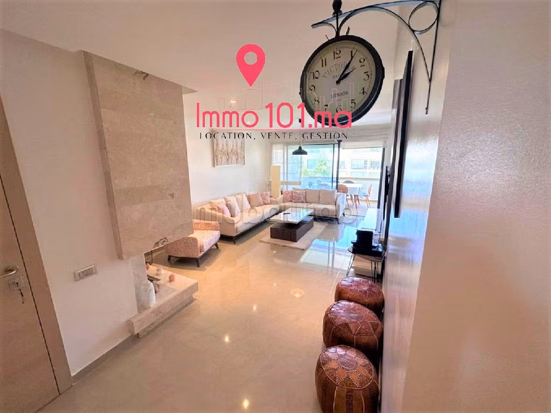 Magnífico piso en alquiler. 3 habitaciones grandes. Mobiliario nuevo