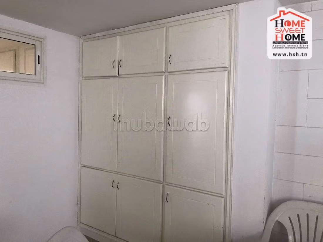 Affitto di un bellissimo appartamento a El Menzah 9. Superficie di 180 m². arredato. 