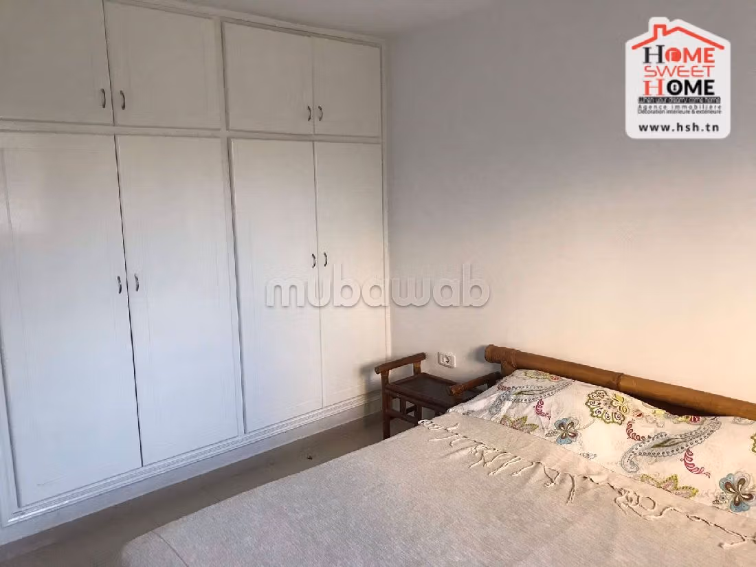 Affitto di un bellissimo appartamento a El Menzah 9. Superficie di 180 m². arredato. 