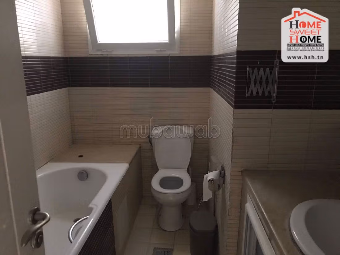 Affitto di un bellissimo appartamento a El Menzah 9. Superficie di 180 m². arredato. 