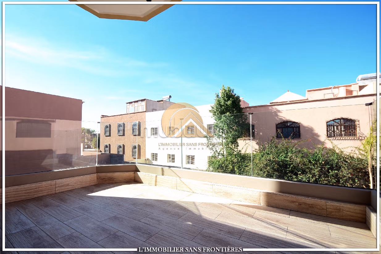 Luxury Villa for sale in Hay Targa. Area of 433 m². Robust door, On site security